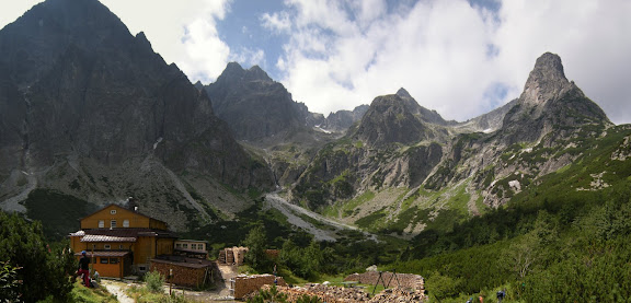 http://lh4.ggpht.com/_z3LwyfAOS40/SofEvL2w8nI/AAAAAAAAHOk/ntzfJVzqneM/s576/Zielony%20Staw%20Kie%C5%BCmarski.JPG