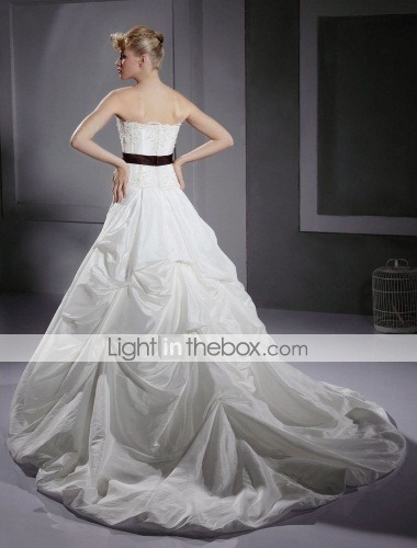 Elegant and Beautiful Wedding Dresses with Belt