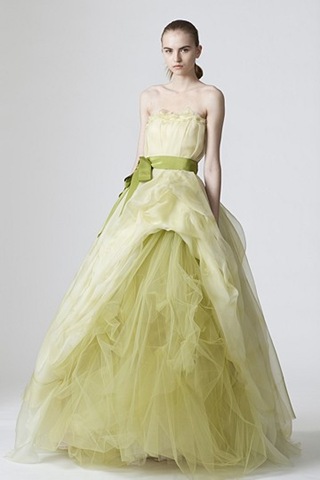 vera wang wedding dresses 2010. Vera Wang Wedding Dress