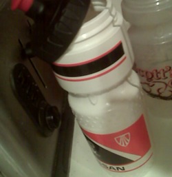 [waterbottle[32].jpg]