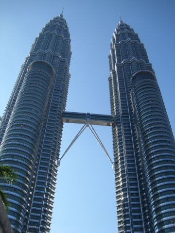 KL%20Petronas%20Sonne.jpg