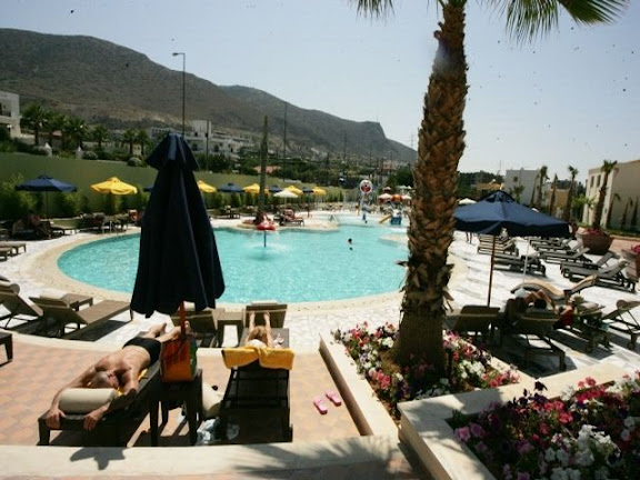 Hotel_in_Crete.gif