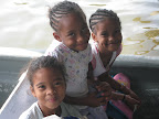 kids on the boat to Pearl Lagoon
