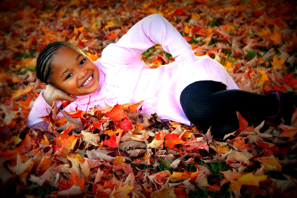 [layin in the leaves[2].jpg]
