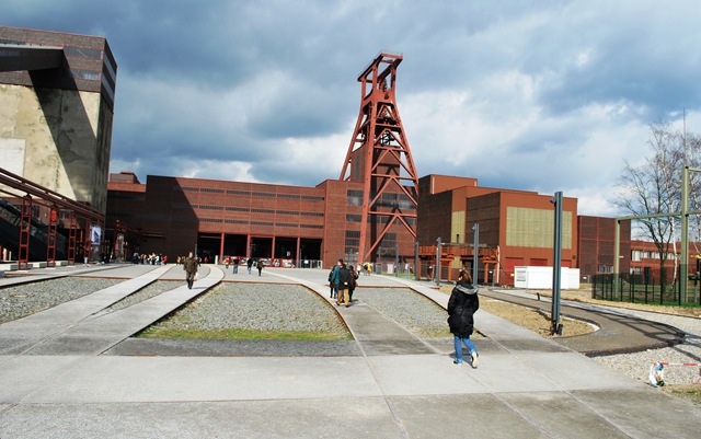 [Zollverein - from outside[2].jpg]