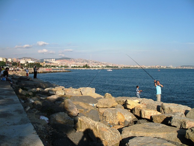 [MarmaraBeachWalkFishing3.jpg]