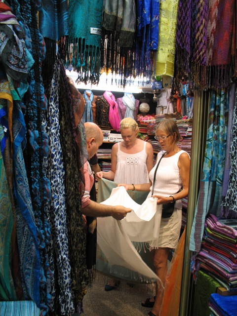 [Bazar - Ingelin and Anna had to bargain[6].jpg]