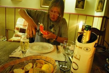 [Anna and King Crab[3].jpg]