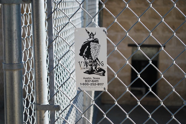 [Lago Vista Dec 9 2010 - Viking the Fence Company[3].jpg]