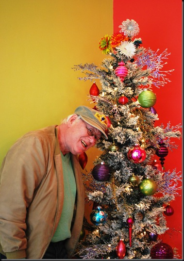 Papa and X-Mas tree in Ice Bar 1