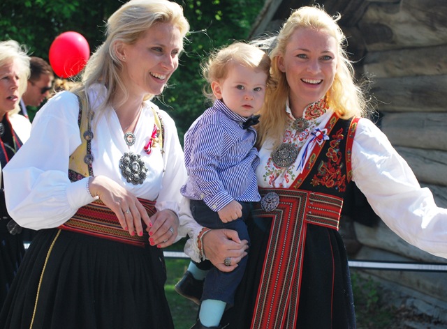 [2011-05-17_0790 Ingelin - Leander - Ingelin[3].jpg]