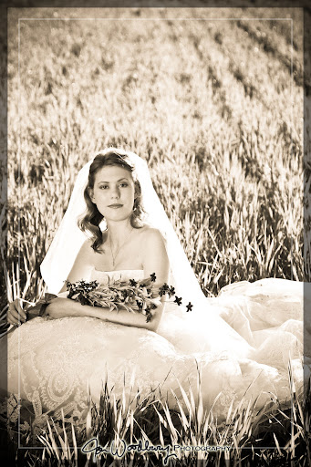 Classic-vintage-Bridal-in-field