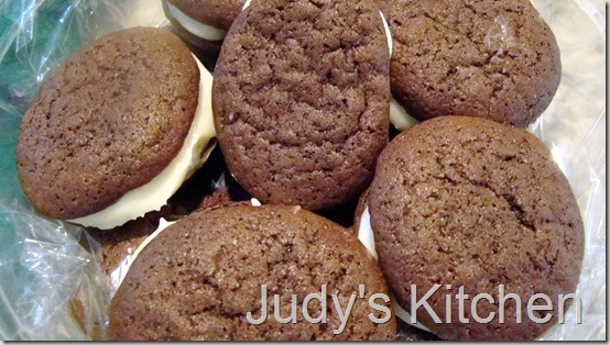whoopie pies (2) whoopie pies (2)