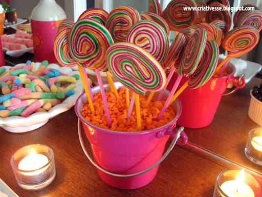 Resultado de imagem para decoração de festa com baldinhos com doces