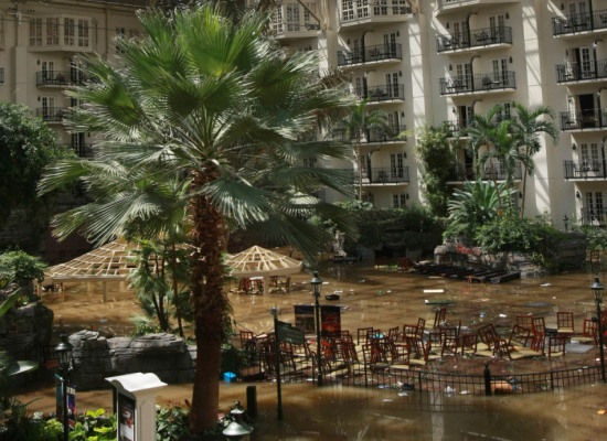 [Flooded Opryland Hotel[2].jpg]
