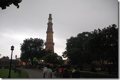 India 2010 -  Delhi  - Minarete de Qtub Minar  , 13 de septiembre   06