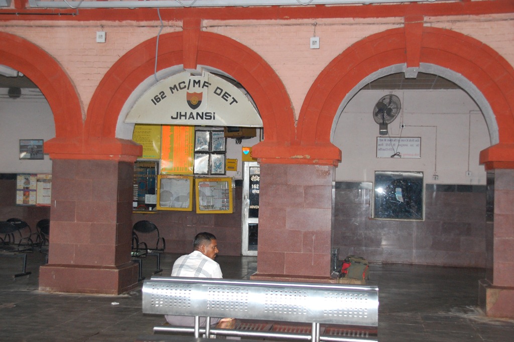[India 2010 -Tren Agra-Jhansi, 18 de septiembre   28[6].jpg]