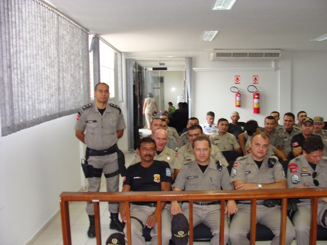 [Cia de Policia (13)[2].jpg]