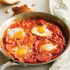Paprika Tomatoes with Poached Eggs (Shakshouka)