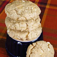 White Chocolate-Macadamia Nut Oatmeal Cookies
