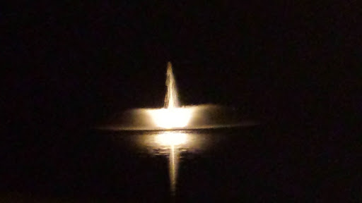 Fountain at the Lakes