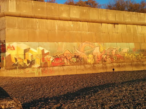 Набережное Граффити