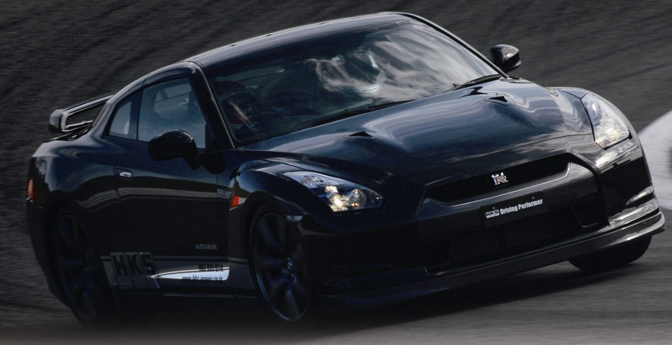 [HKS_GT570_R35_01_s[4].jpg]