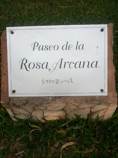 Placa Paseo De La Rosa Arcana
