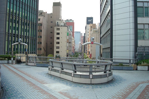 Pedestrian Crossing (empty on the weekend)
