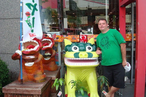 Eric with Lion outside of store