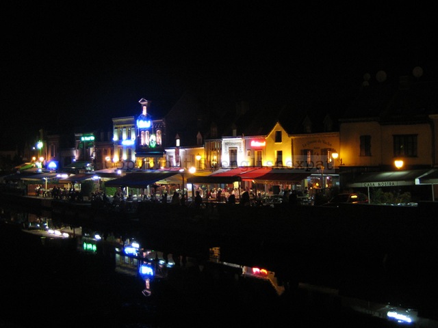 [Amiens at night cr[4].jpg]