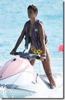 27393_Rihanna_8_Chris_Brown_on_the_beach_in_Barbados_842_122_891lo 27393_Rihanna_8_Chris_Brown_on_the_beach_in_Barbados_842_122_891lo