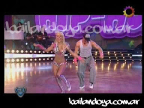 Evangelina Anderson bailando hip hop