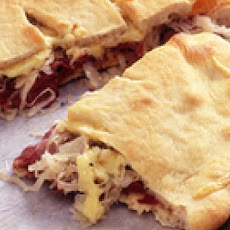 Reuben Pizza