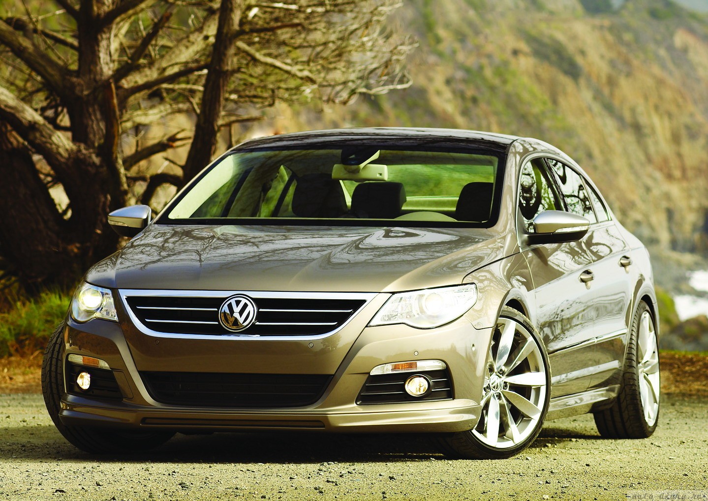 [auto-diary.ru_VW_Passat_CC_1.jpg]