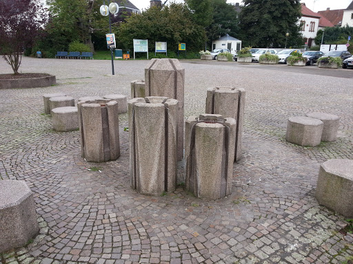 Säulenbrunnen auf der Mott
