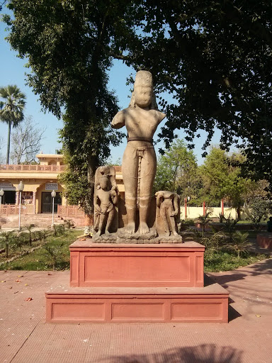 Visnu Statue