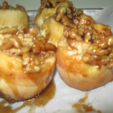 Schnecken (Sticky German Cinnamon Buns)