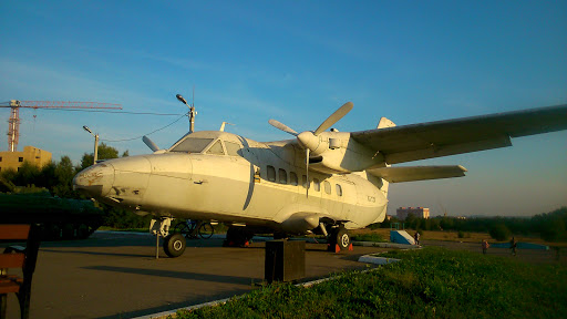 самолет Л-410