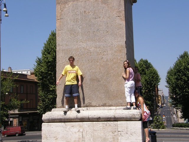 [P72000233.jpg]