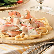 Alfredo Seafood Fettuccine
