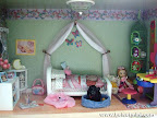 Reproduction de la chambre d'&Eacute;miliane en miniature.