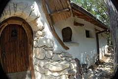 [garyzukerscobhousefront8.jpg]