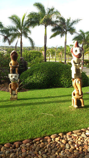 Sauipe Park Hotel Monkey Statues