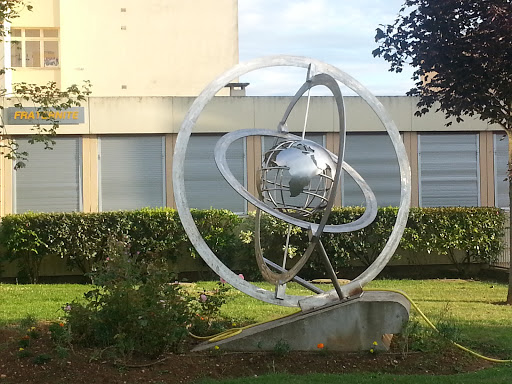 Sculpture Globe Terrestre