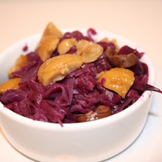 Braised cabbage with roasted chestnuts