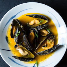 Mussels in a Yellow Tomato Lemongrass Broth