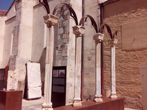 Colonnes de L'église des Franciscains
