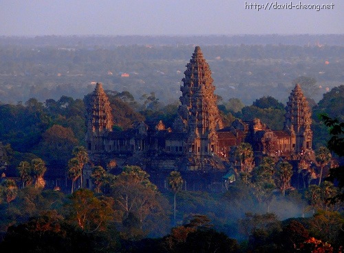 [Angkor-Wat-Cambodia-sunset-zrim-best-picture-gallery[2].jpg]