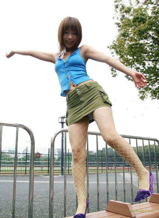beautiful legs 2309071073_6b57fe2276_b.jpg EtvVrB -  http://ahotgirl.blogspot.com